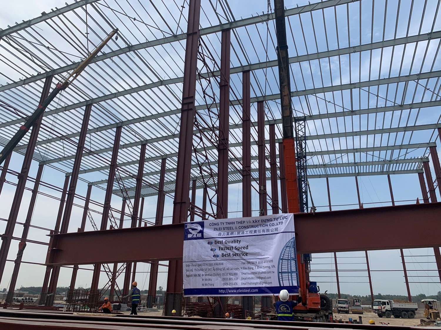 Xi măng Thăng Long được sử dụng trong nhiều công trình quy mô lớn như cao tốc, cảng biển, khu đô thị… nhờ độ bền cao và khả năng chống thấm tốt.